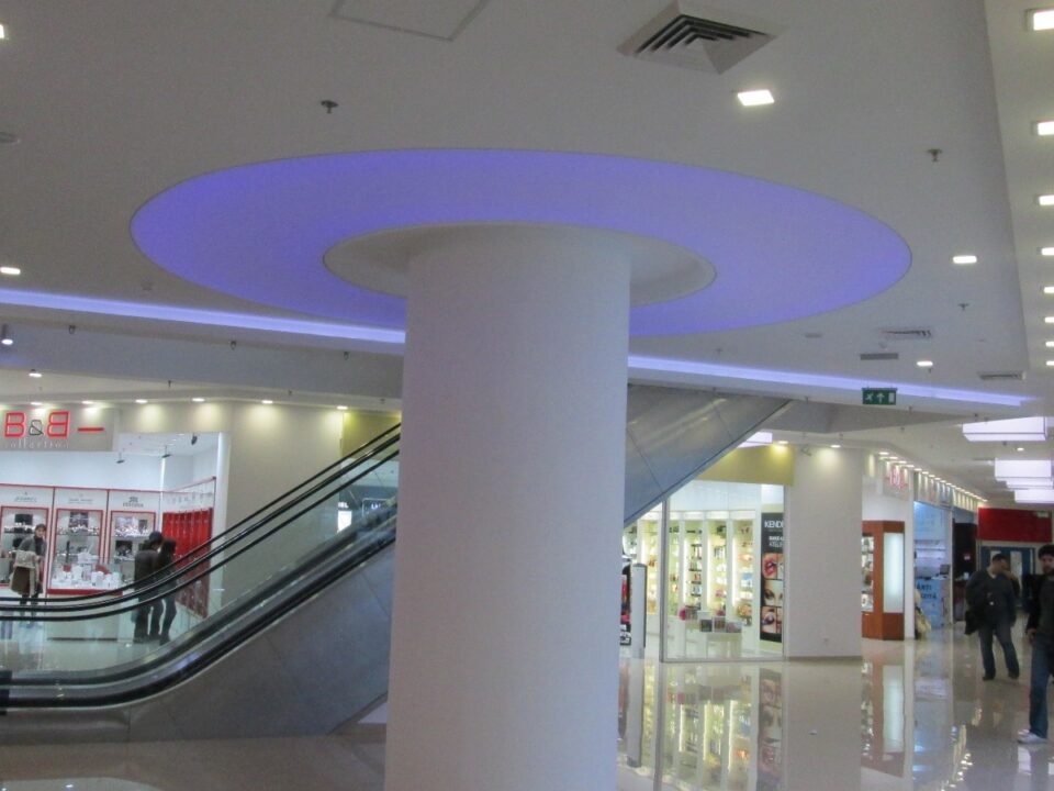 Translucid iluminat RGB Mall Ploiesti